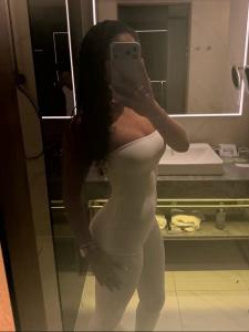 613667497: Chica busca chico en Guipúzcoa