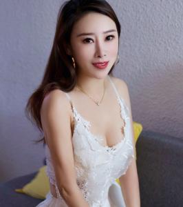 663431635: Chica busca chico en Barcelona