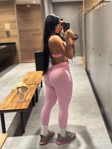 687037488: Chica busca chico en Gerona