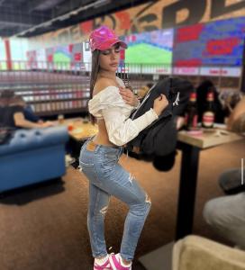 604195677: Chica busca chico en Orense