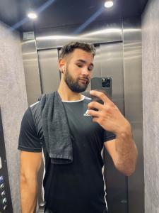 687349232: Chico busca chica en Valencia