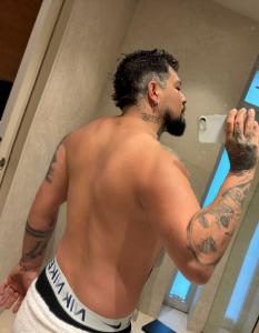 677622864: Chico busca chica en La Coruña