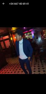 643417949: Chico busca chica en Madrid