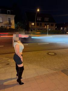 610005898: Chica busca chico en Sevilla