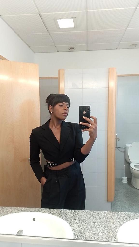 673052771: Chica busca chico en La Coruña