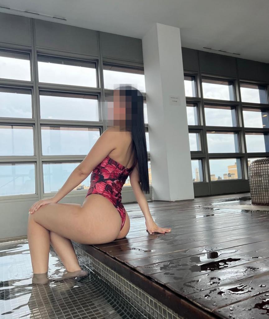 Chica busca chico en Málaga: Chica busca chico