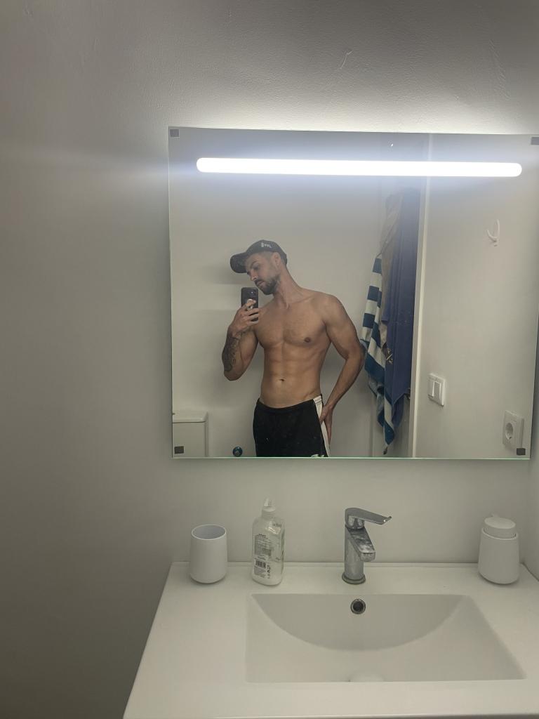 Chico busca chica en Cádiz: 