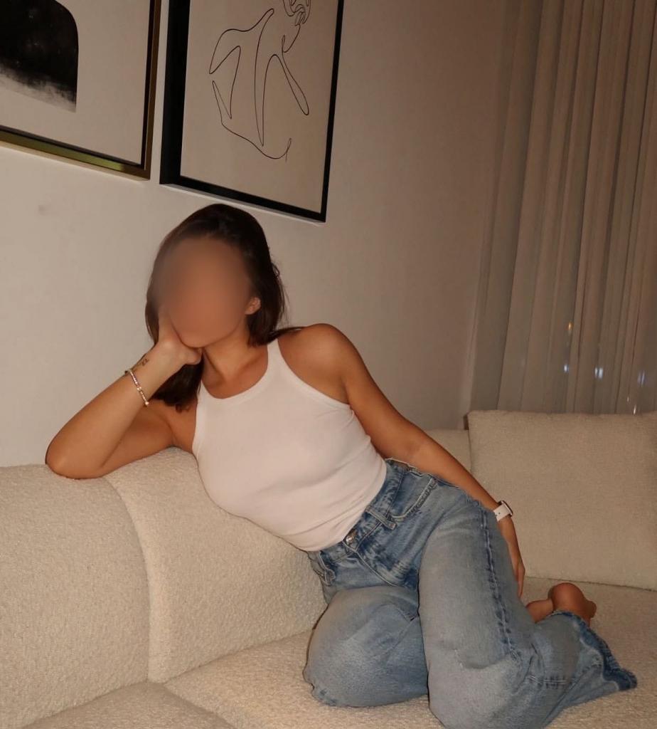 Chica busca chico en Almería: 