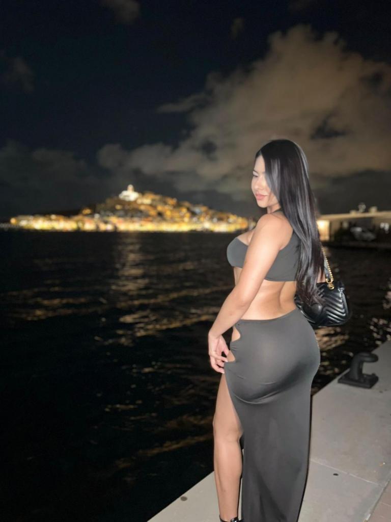 604211375: Chica busca chico en Barcelona