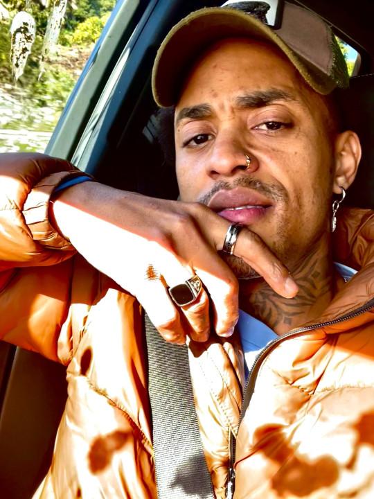 643417949: Chico busca chica en Madrid