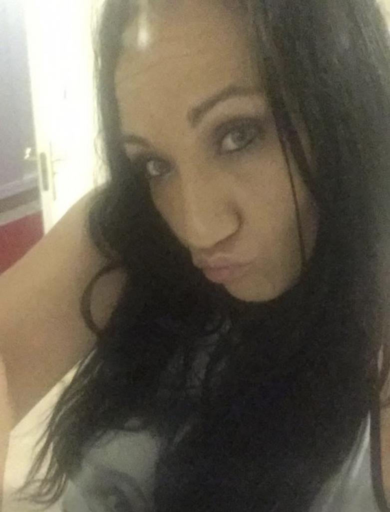 617037744: Chica busca chico en Barcelona