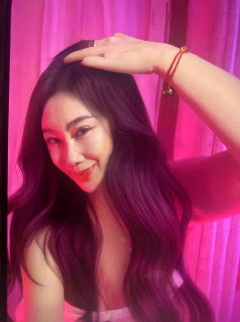 654948221: Chica busca chico en Barcelona