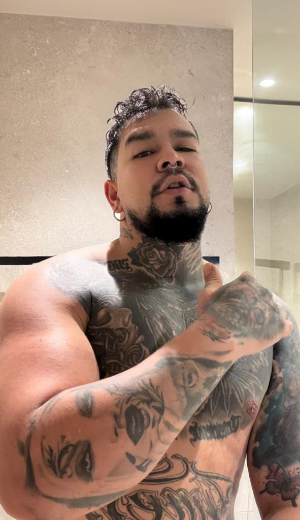 677622864: Chico busca chica en La Coruña