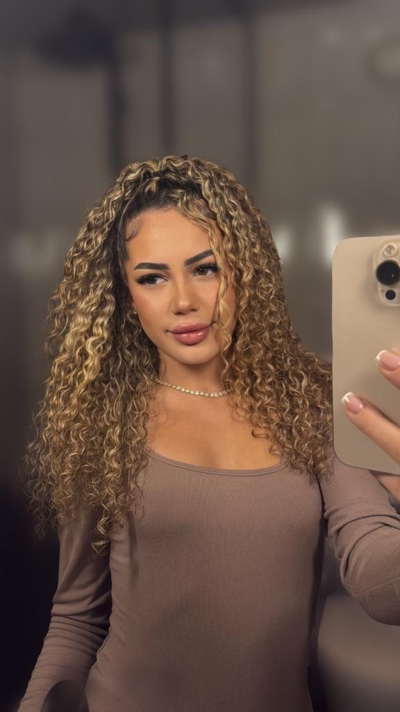 663147482: Chica busca chico en Málaga