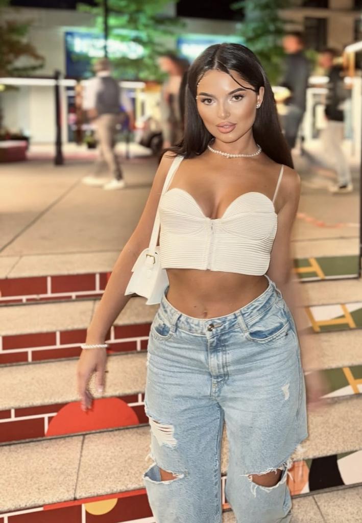 613466131: Chica busca chico en Málaga