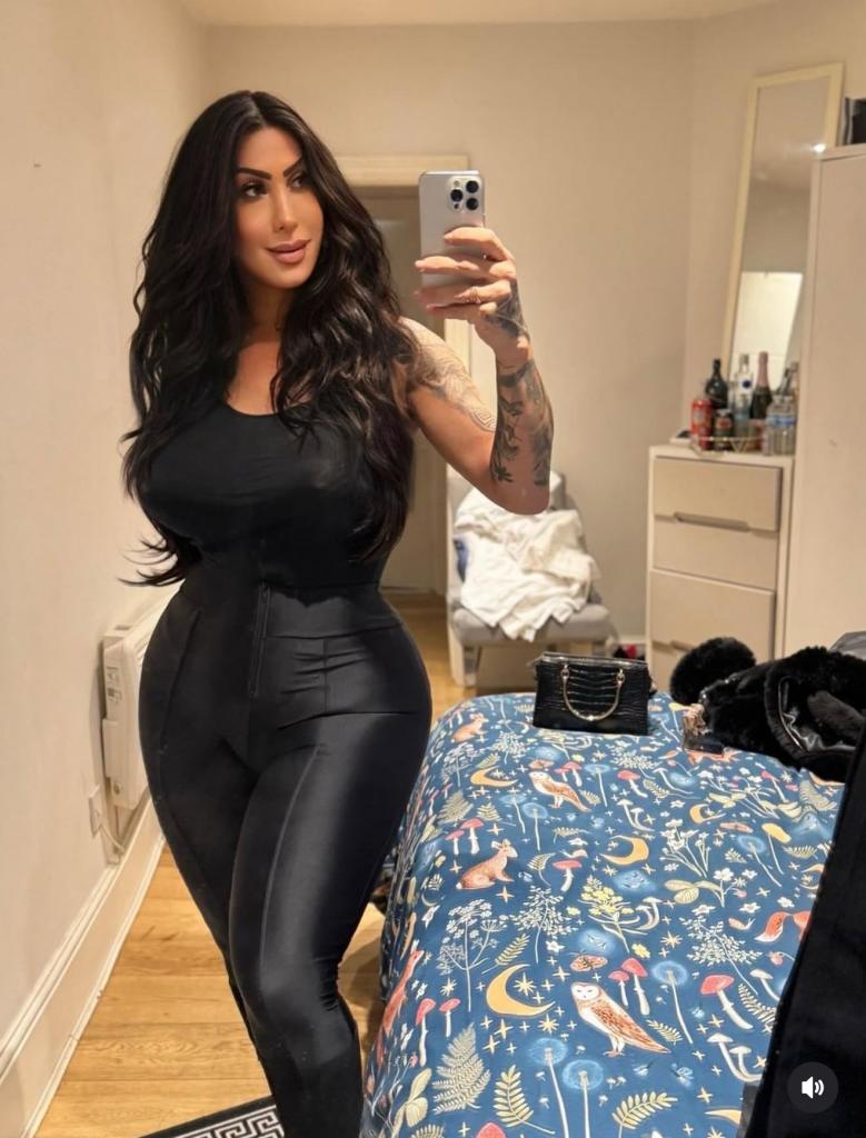 603290119: Transexual en Barcelona