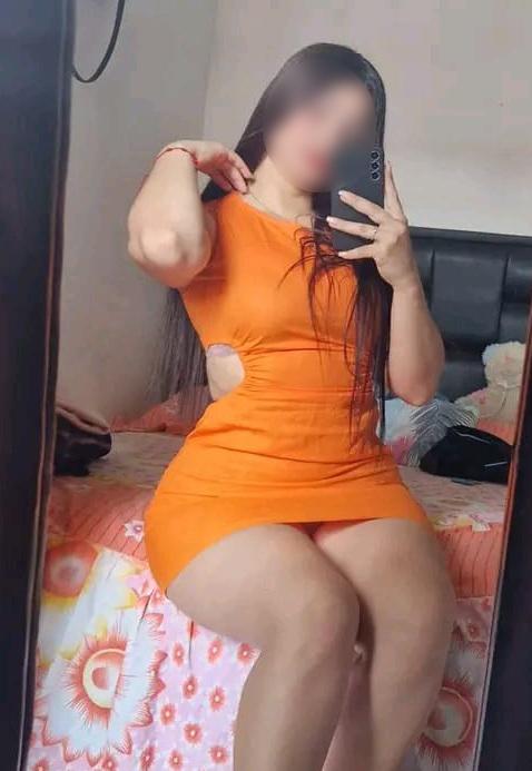 637788085: Chica busca chico en Sevilla