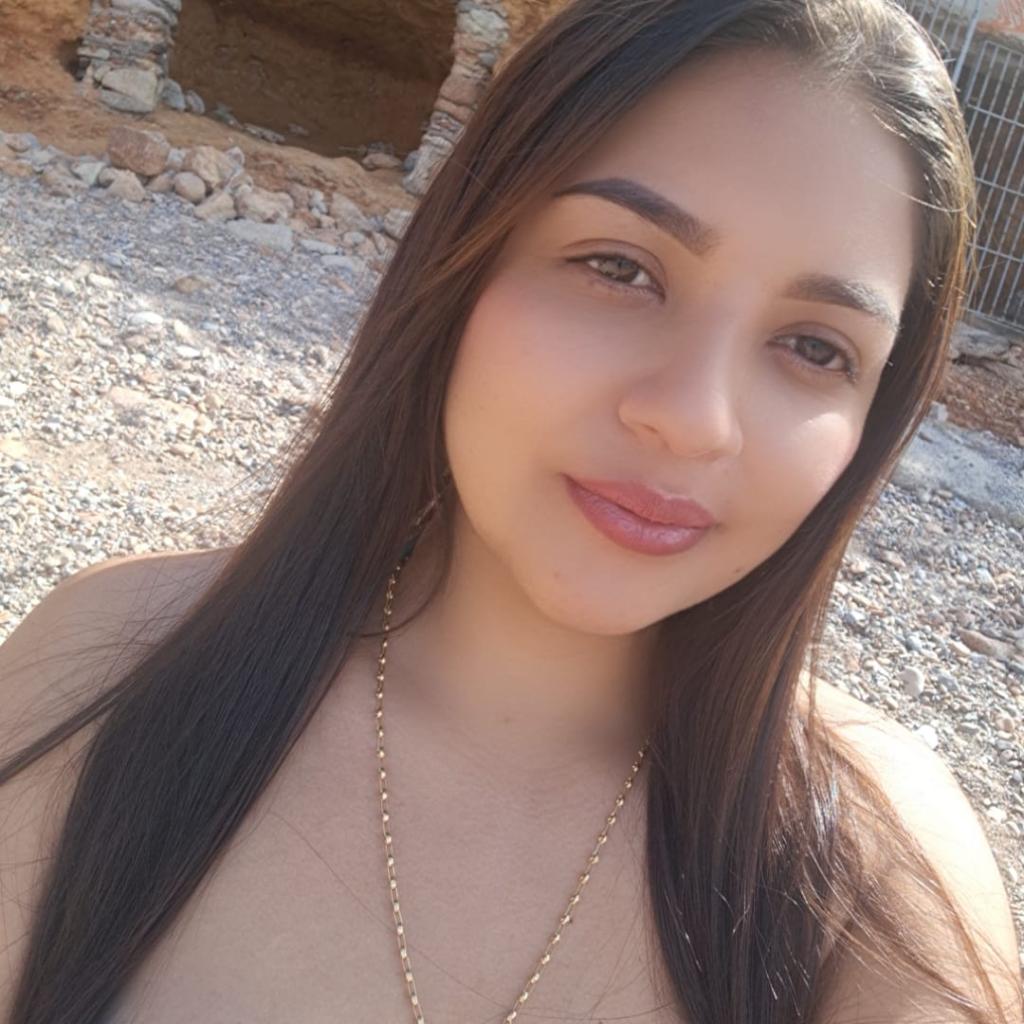 613232055: Chica busca chico en Ibiza