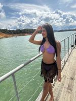 661447669: Chica busca chico en Barcelona