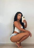 647277223: Chica busca chico en Gerona