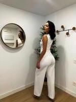 645107089: Chica busca chico en Barcelona