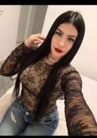 667760274: Chica busca chico en Sevilla