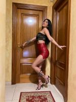 664874220: Chica busca chico en Madrid