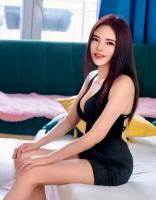 653419473: Chica busca chico en Barcelona