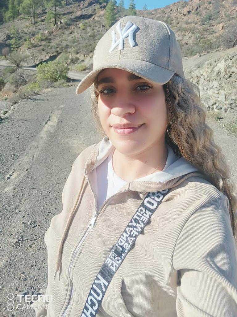 Chica busca chico en Tenerife: 