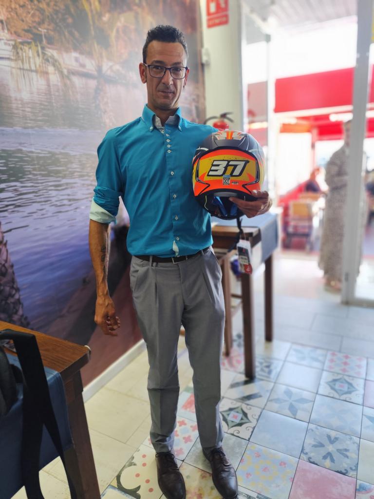 604408318: Chico busca chica en Murcia