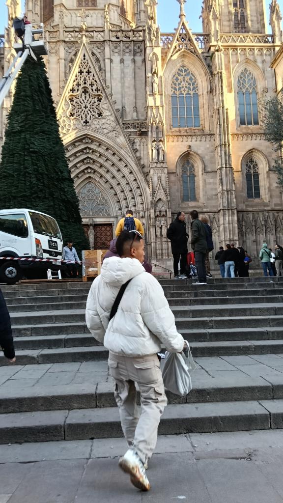 674877331: Chico busca chica en Barcelona