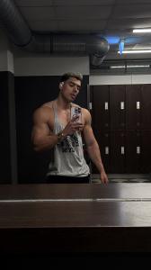 602464437: Chico busca chica en Zaragoza