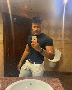 Chico busca chica en Málaga: 