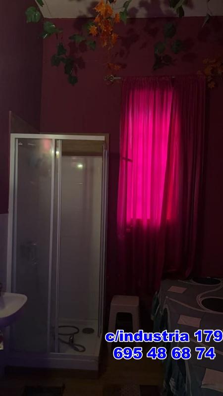 Chica busca chico en Barcelona: 