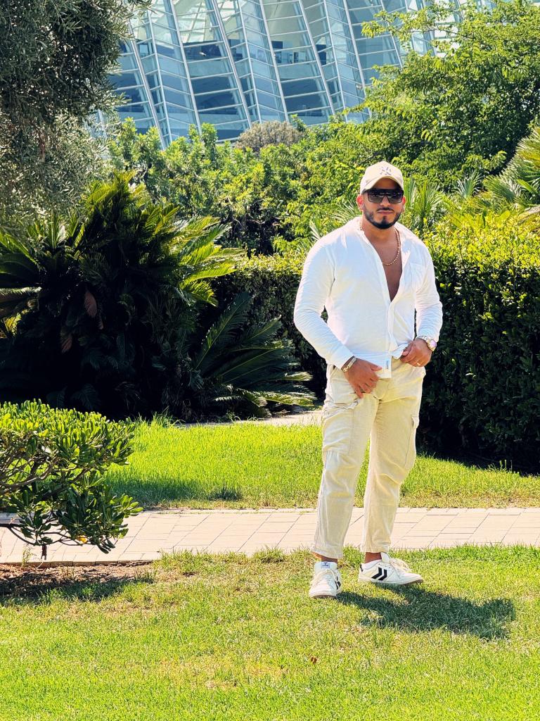 Chico busca chica en Alicante: 