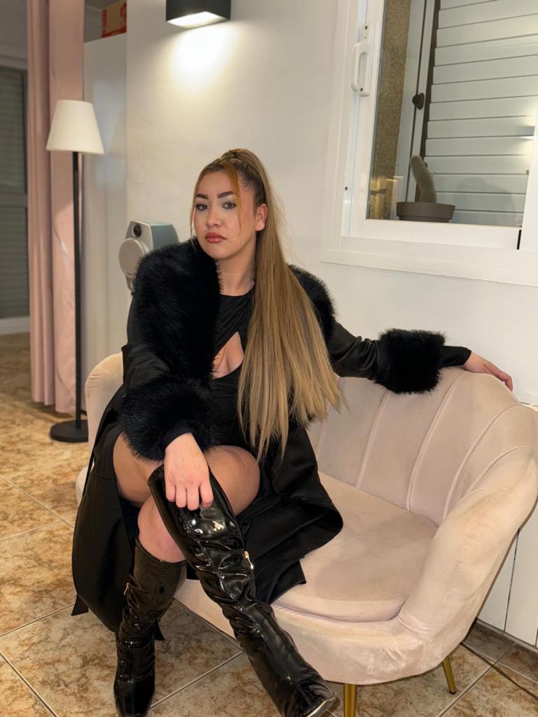 Chica busca chico en Ibiza: 