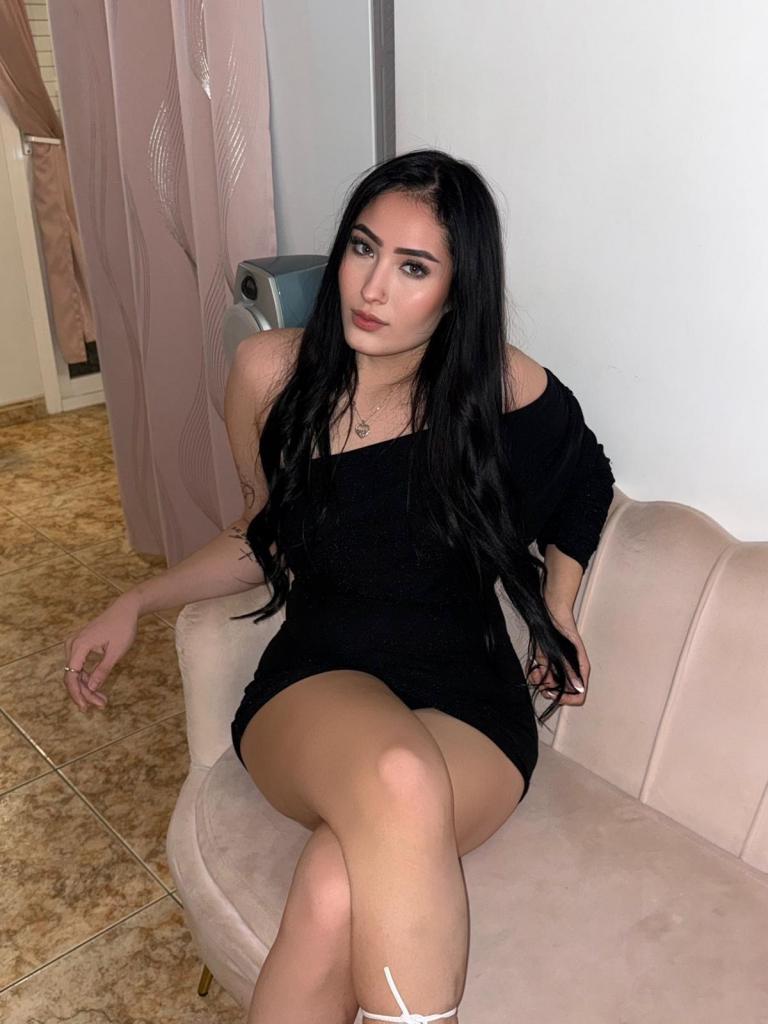 Chica busca chico en Ibiza: 