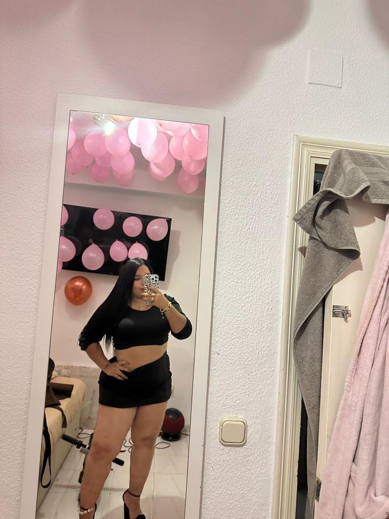 656538985: Chica busca chico en Sevilla