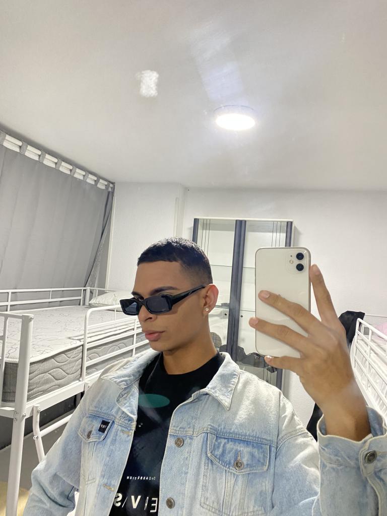 603479799: Chico busca chica en Valencia