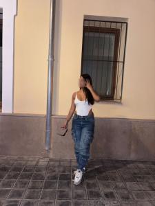 614705209: Chica busca chico en Alicante