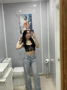 674988319: Chica busca chico en Ibiza