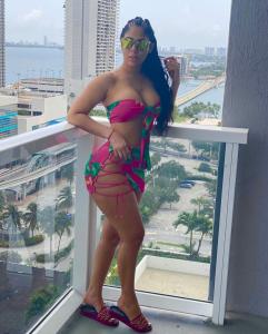 613573437: Chica busca chico en Segovia