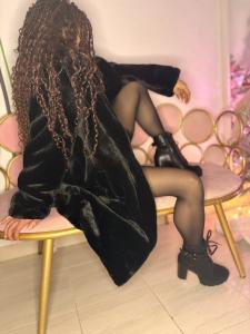 631567161: Chica busca chico en Lérida