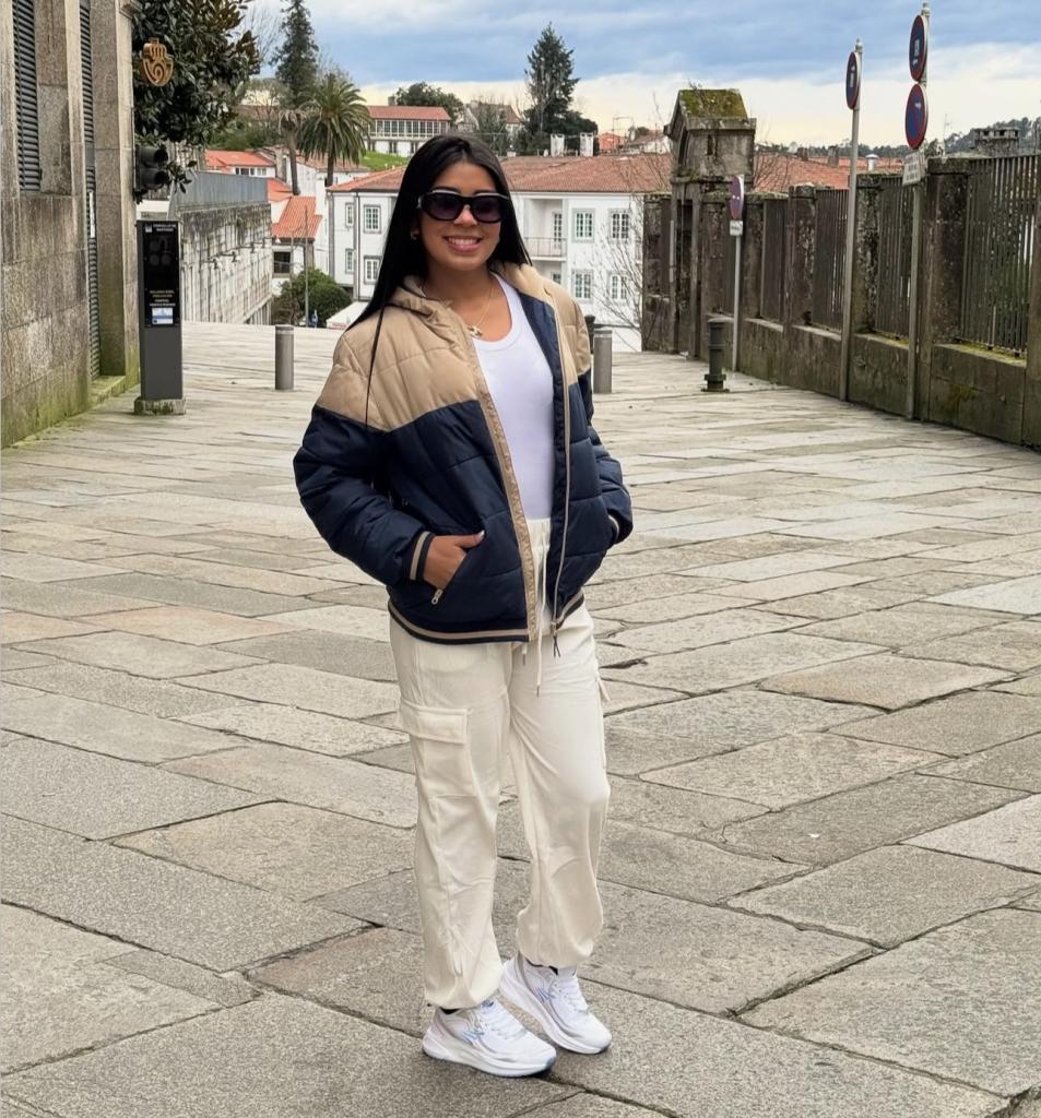 614527258: Chica busca chico en La Coruña