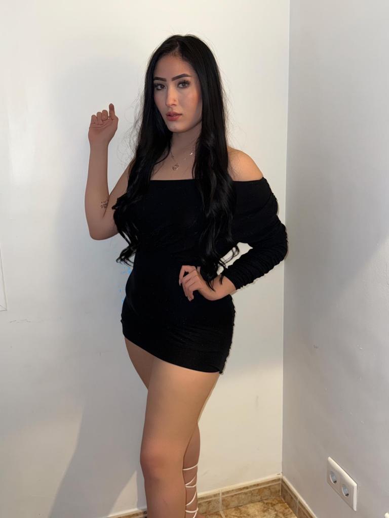 Chica busca chico en Ibiza: 