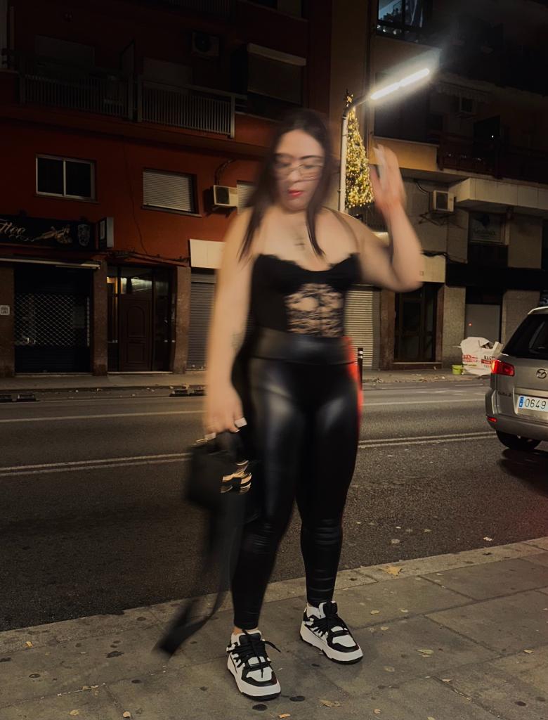 641970604: Chica busca chico en Barcelona