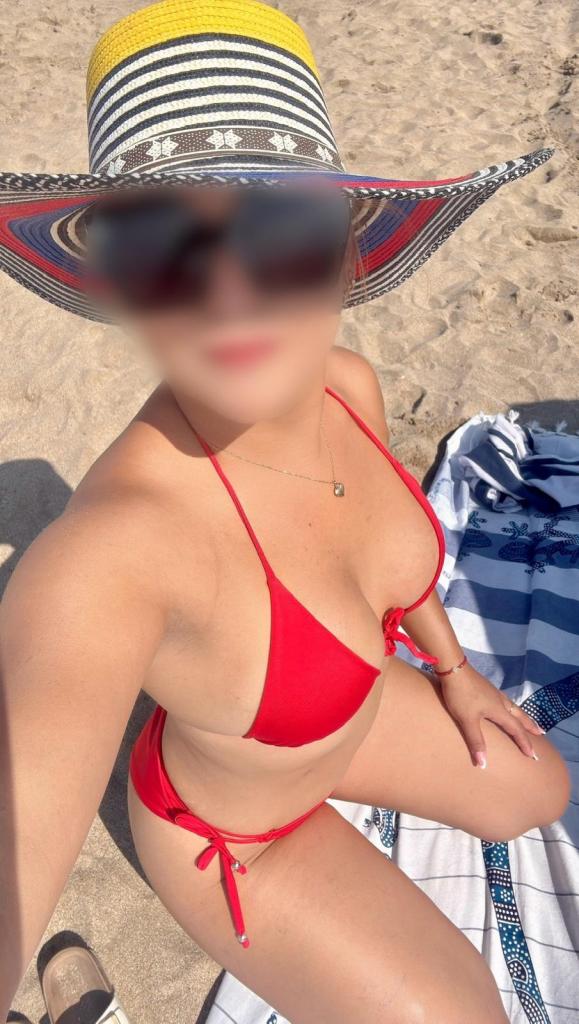 631584083: Chica busca chico en Gerona
