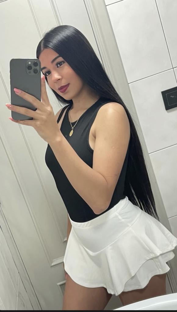 614527258: Chica busca chico en La Coruña