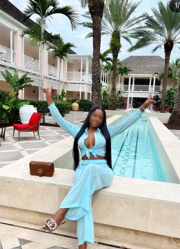 613456269: Chica busca chico en Cádiz