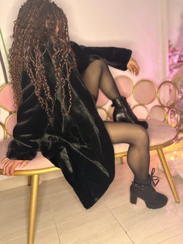 631567161: Chica busca chico en Lérida